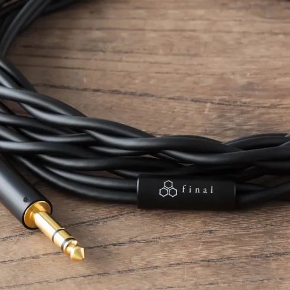 Final Audio D8000 Black