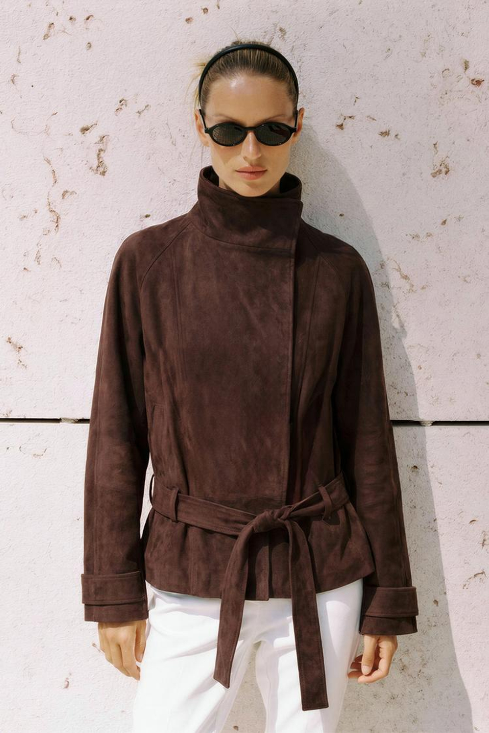 ZARA КУРТКА С РЕМНЕМ ИЗ ИСКУССТВЕННОЙ ЗАМШИ, КОРИЧНЕВЫЙ