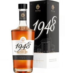 Коньяк Bacchus 1948 6 Y.O. 0,5 л. В подарочной коробке