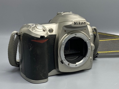 Nikon D50 — 23800 кадров