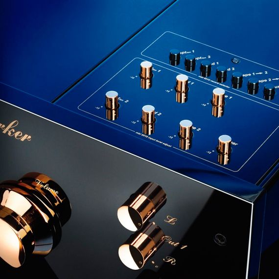 MBL 6010 D Preamplifier Piano Black Chrome