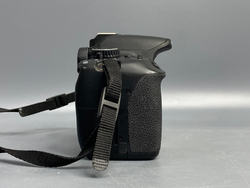 Canon 650D kit 18-55mm IS II 4.000 кадров