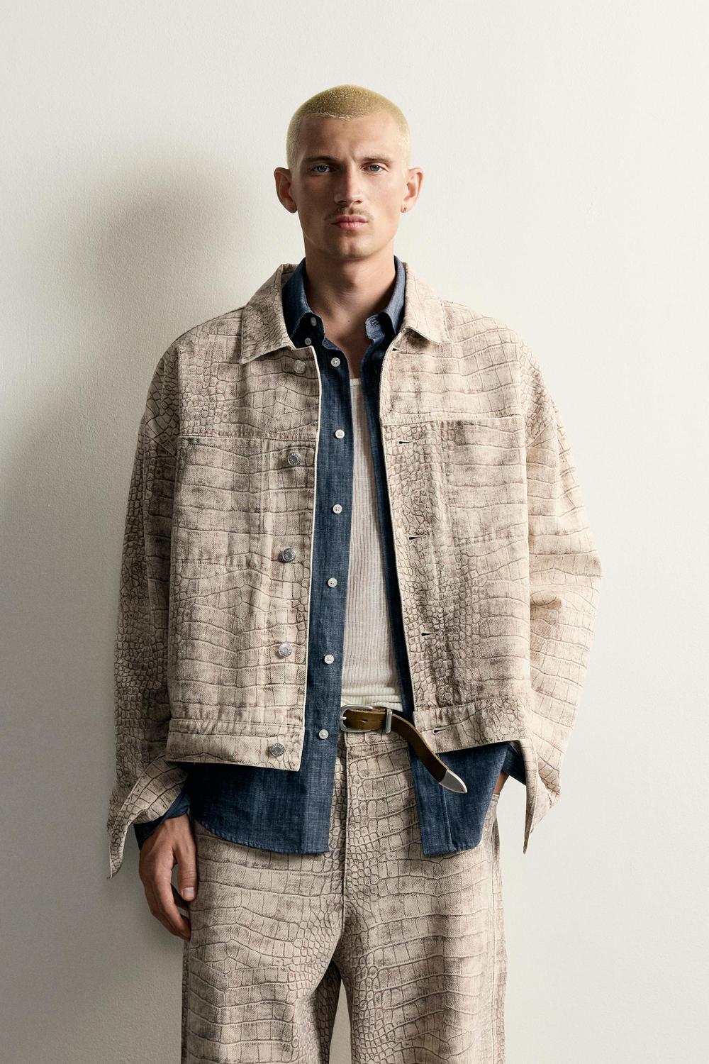 КУРТКА СВОБОДНОГО КРОЯ С ПРИНТОМ ПОД ЖИВОТНОЕ — ZARA