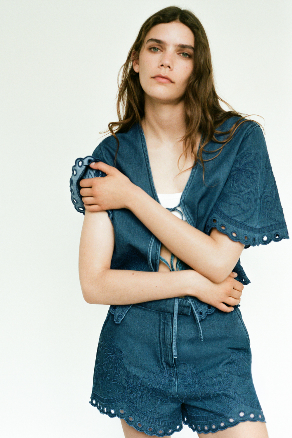 Джинсовая блузка с вышивкой - H&M