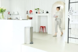 Brabantia Контейнер для мусора с плоской спинкой 40 л белый EAN 8710755485244