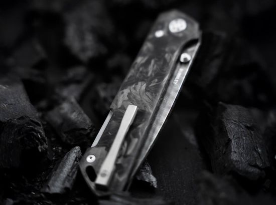 Нож Boker 1132026DAM Damast Annual Knife 2026 - рукоять Carbon fiber, сталь - Damascus