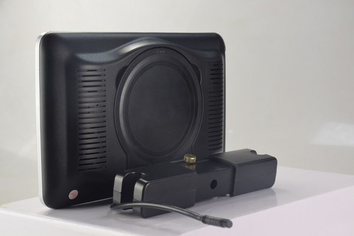 Монитор на подголовник - ERGO ER10VS с LCD монитор 10” (USB/SD/AV/HDMI/DVD) серебристый