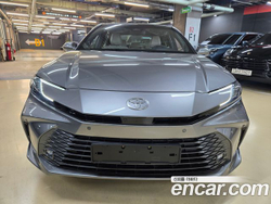 Toyota Camry 2.5 XLE Premium Hybrid — 2026