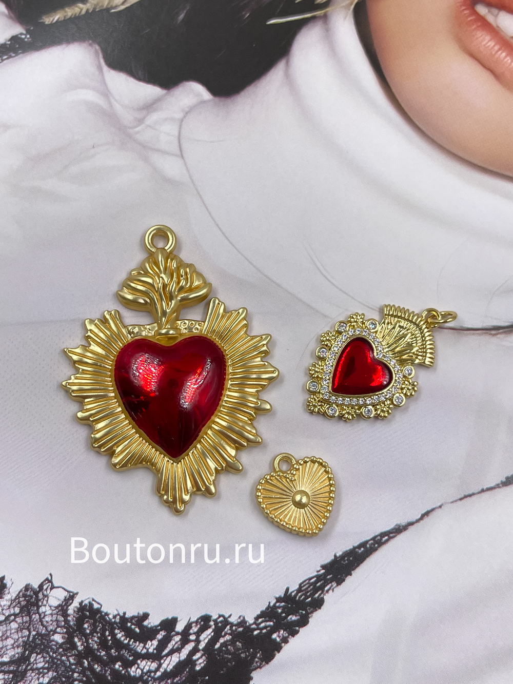 Подвеска "Пылающее сердце" крупная золотистая