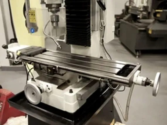 Широкоуниверсальный фрезерный станок STALEX MUF1200 Servo