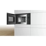 Встраиваемая микроволновая печь Bosch BFL523MS0 20л. 800Вт нержавеющая сталь/черная