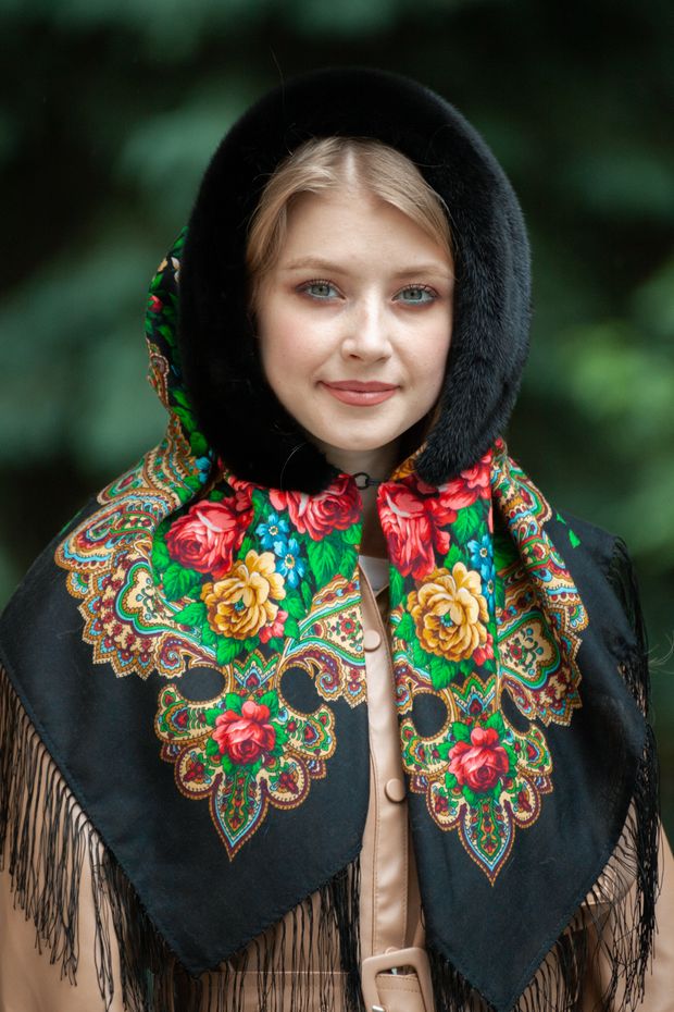 Платок П.