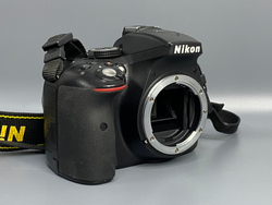 Nikon D5300 Kit 18-55mm 5 900 кадров