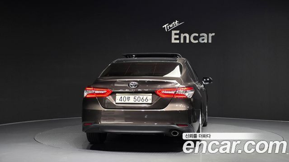 Toyota Camry 2.5 — 2019