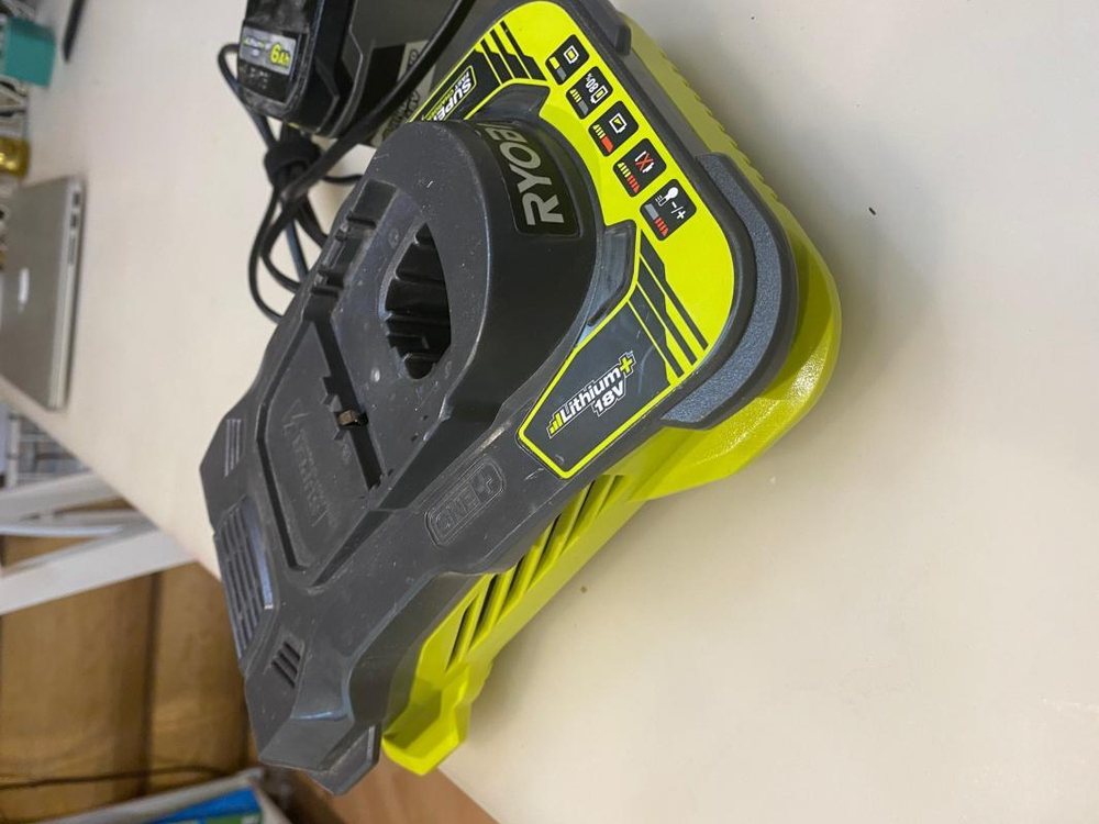 Зарядное устройство Ryobi ONE+ RC18150 5133002638