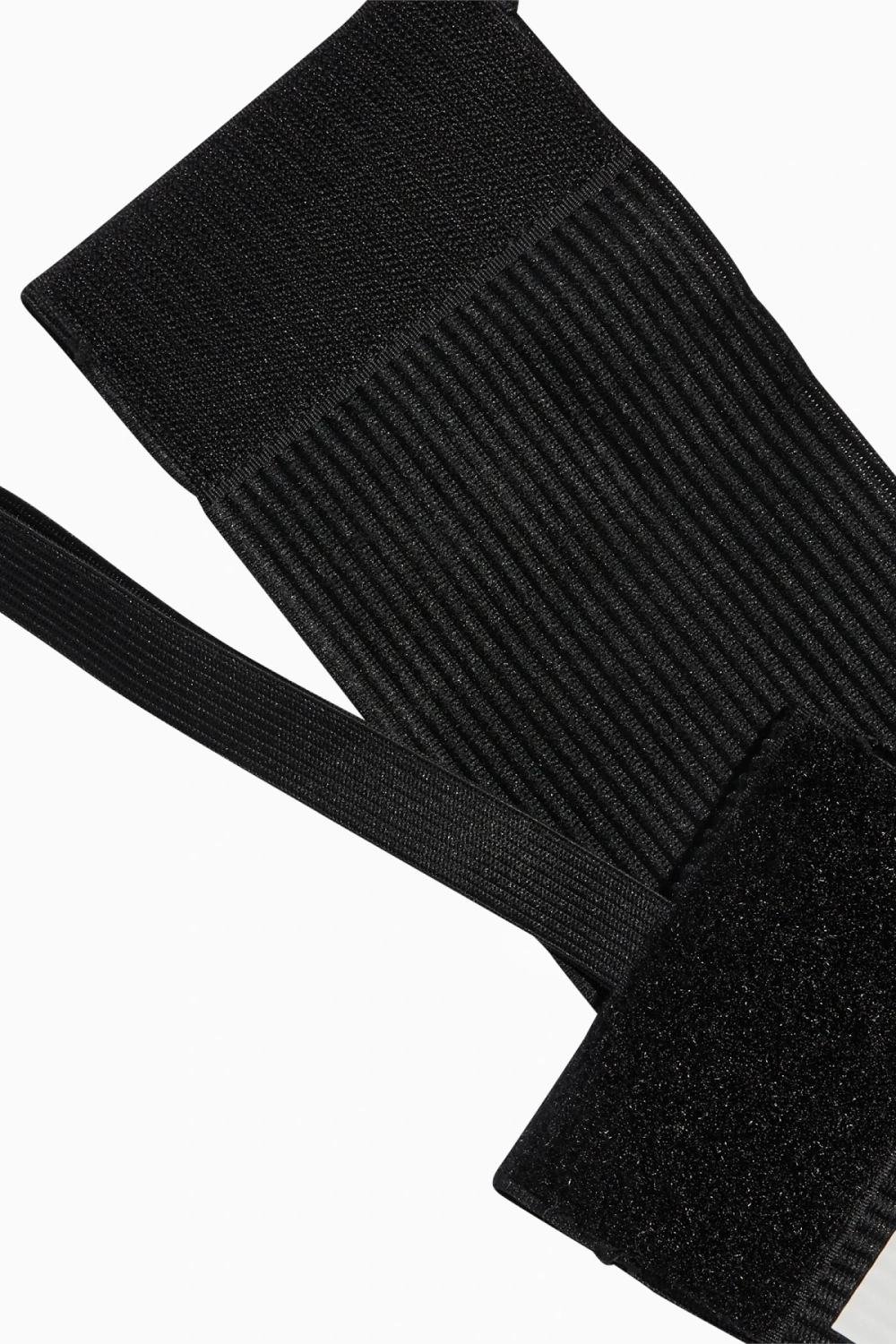 Капитанская повязка adidas Tiro - черный