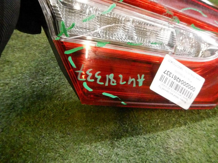 Фонарь левый внутр. Toyota Camry xv70 (17-нв) LED