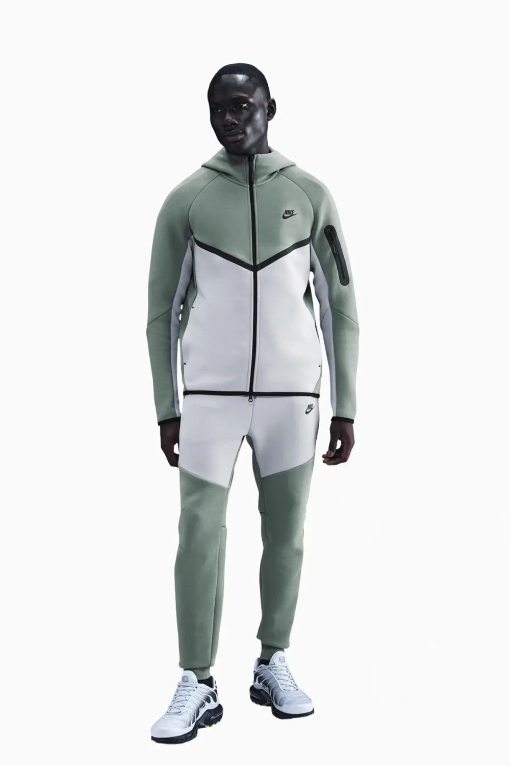 Штаны Nike Sportswear Tech Fleece - зеленый