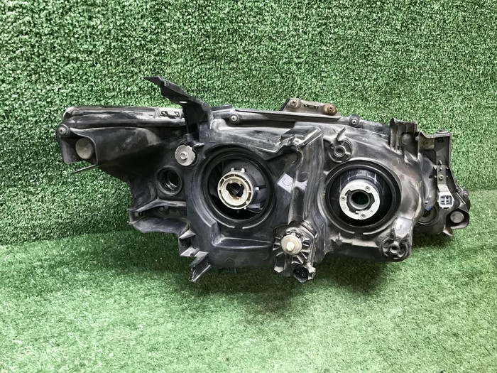 Фара левая Toyota Camry xv50 (14-17) галоген