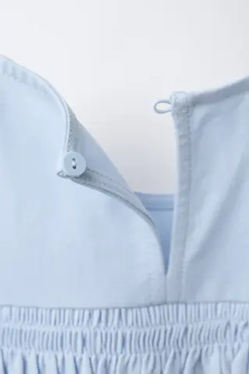 ZARA ФУТБОЛКА С ВОЛАНАМИ И ЭЛАСТИЧНЫМИ И ДЕТАЛЯМИ, НЕБЕСНО-ГОЛУБОЙ