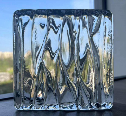 Стеклянный кирпич Glassio Wave (Волна) бесцветный 150х150х50 мм