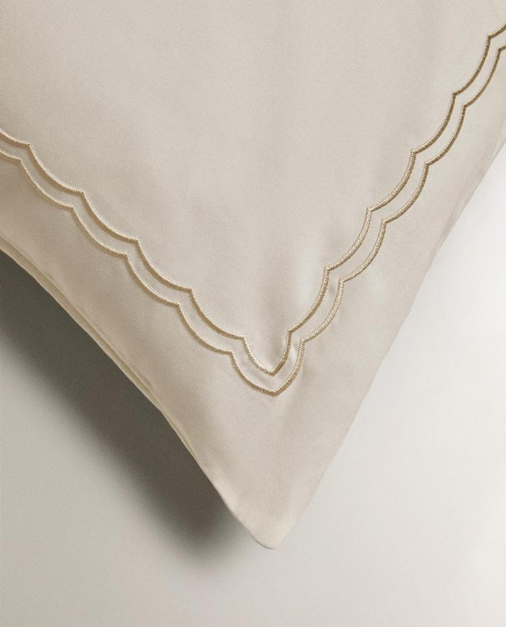 ZARA HOME ХЛОПКОВАЯ НАВОЛОЧКА С КОНТРАСТНОЙ ОТДЕЛКОЙ, ЗОЛОТИСТЫЙ