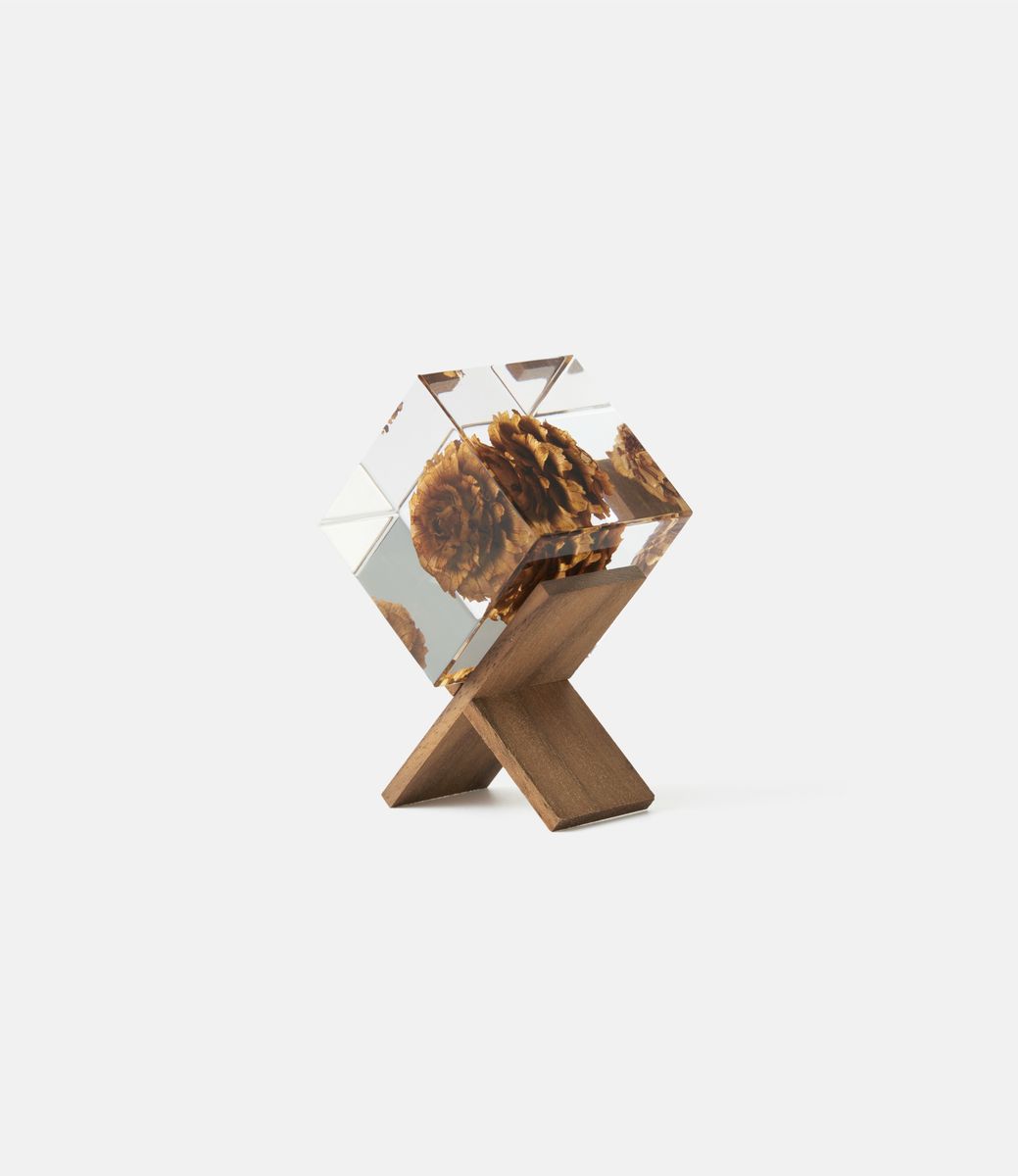 Sola Cube Stand Brown — подставка для куба Sola