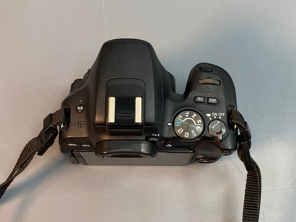 Canon 200D Kit 18-55mm 55.000 Кадров