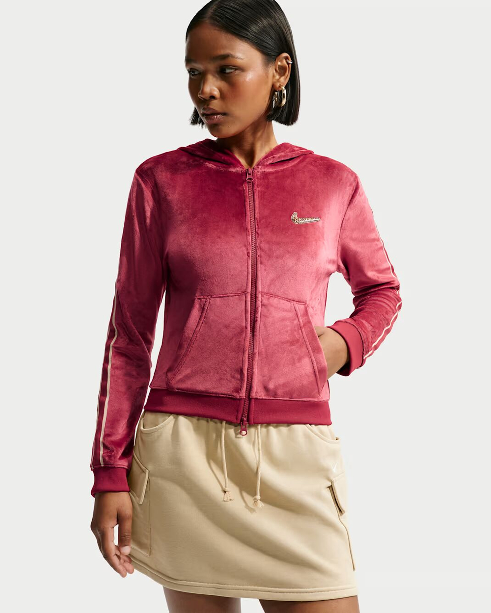 Nike Sportswear Женская кофта с капюшоном, длинными рукавами и застежкой-молнией по всей длине - NIKE