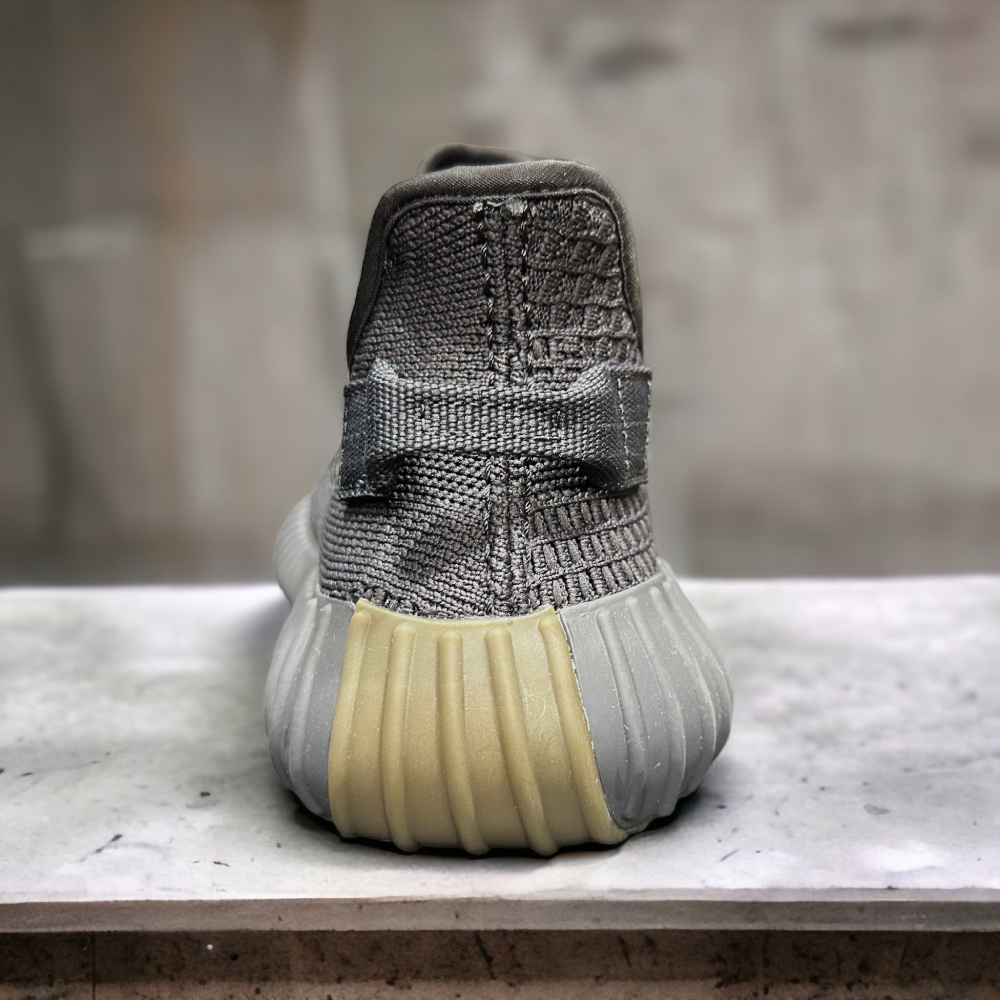 Adidas Yeezy Boost 350 V2 • Cinder