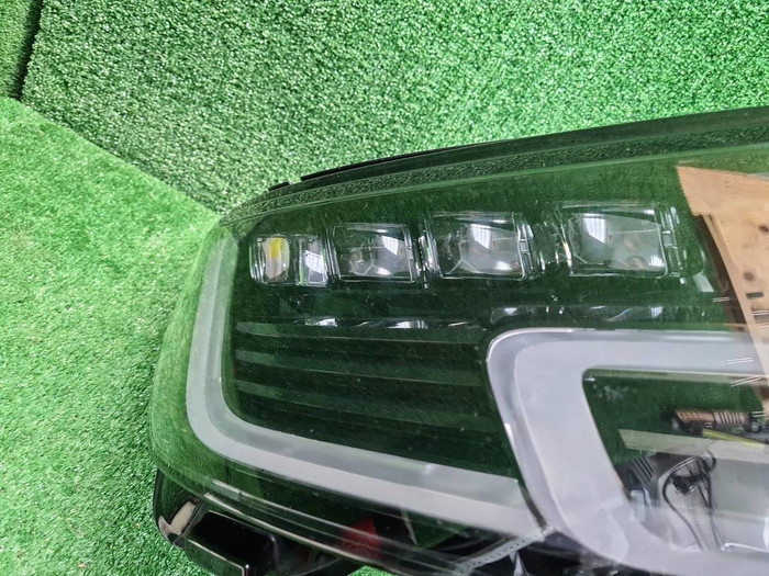 Фара правая Range Rover Vogue 4 L405 17-22 Pixel