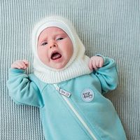 Шлем вязаный из ангоры "Молоко" 0+