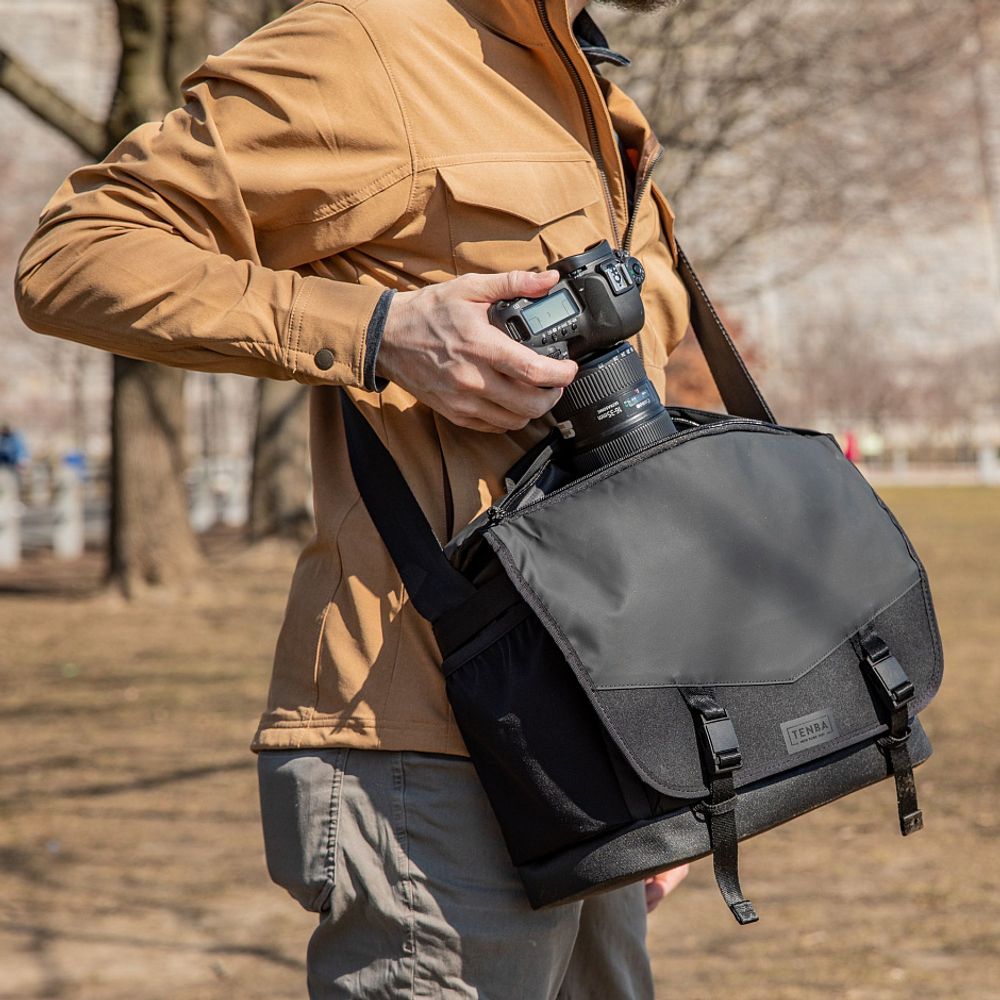 Tenba DNA Messenger 13 Black