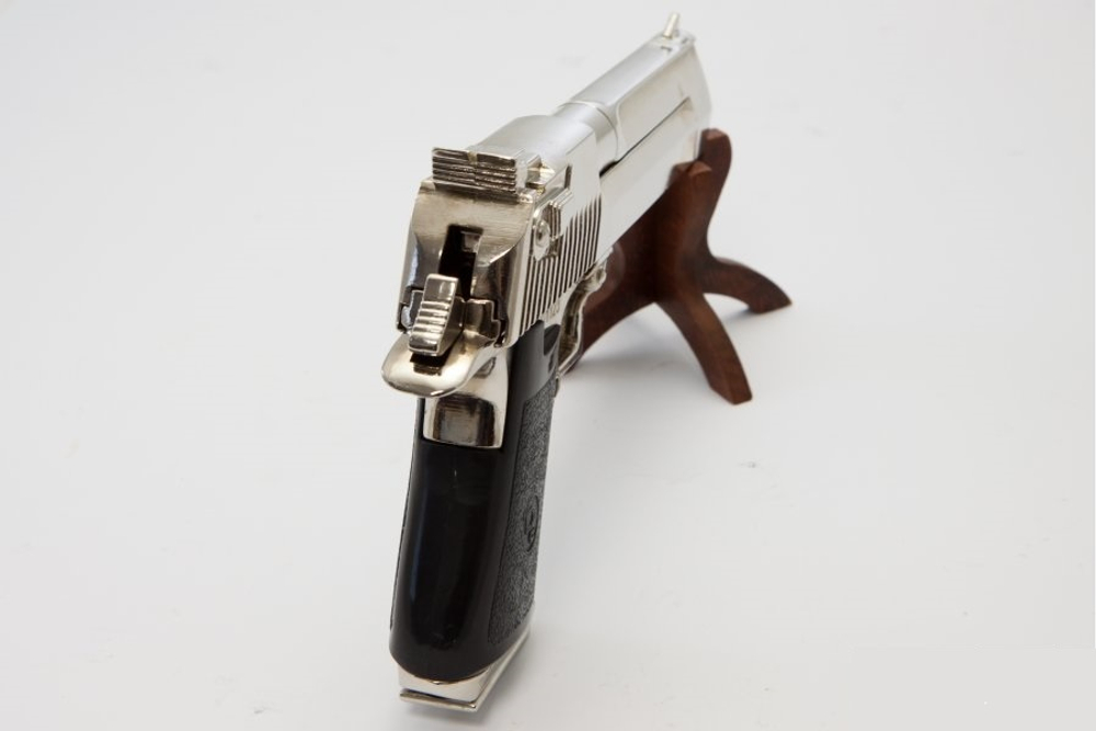 Пистолет Desert Eagle