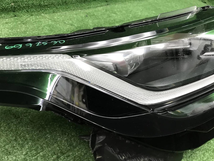 Фара правая Range Rover Velar (2017-2023) LED