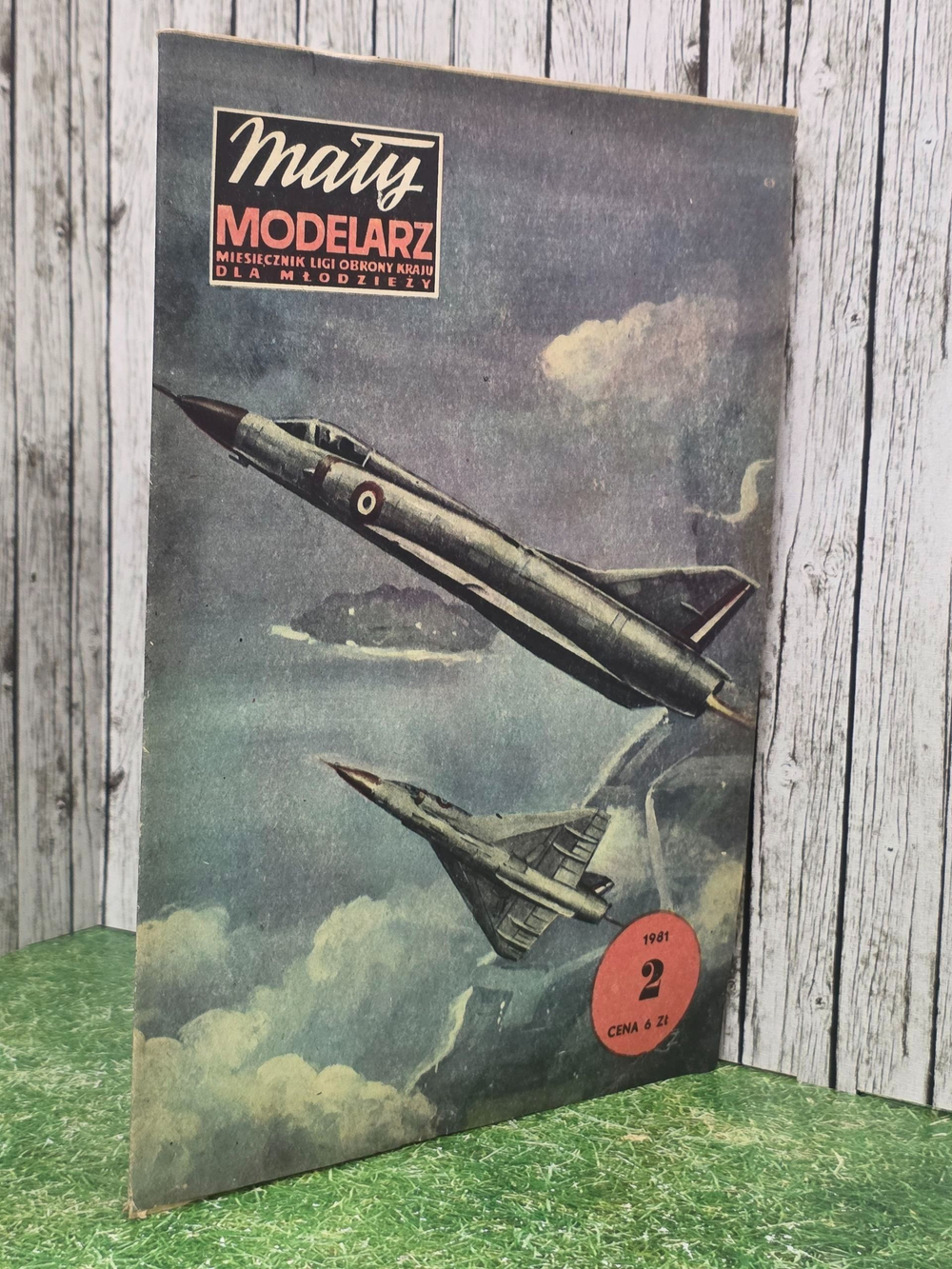 Сборная бумажная модель Истребитель MP 550 Dassault Mirage IIIC - Maly Modelarz №2/81 (журнал)