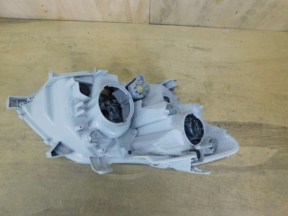 фара левая Toyota Premio ZRT260 2010 20-445