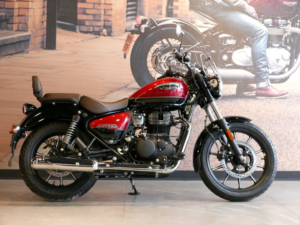 Royal Enfield 350 Meteor (Super Nova Red)