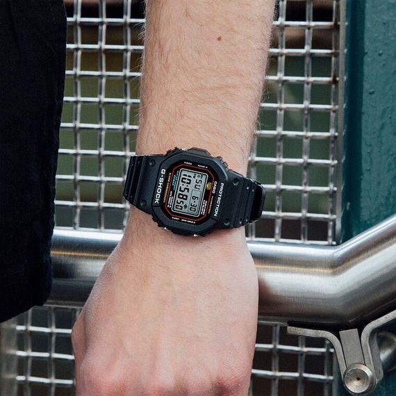 Наручные часы Casio DW-5600RL-1D