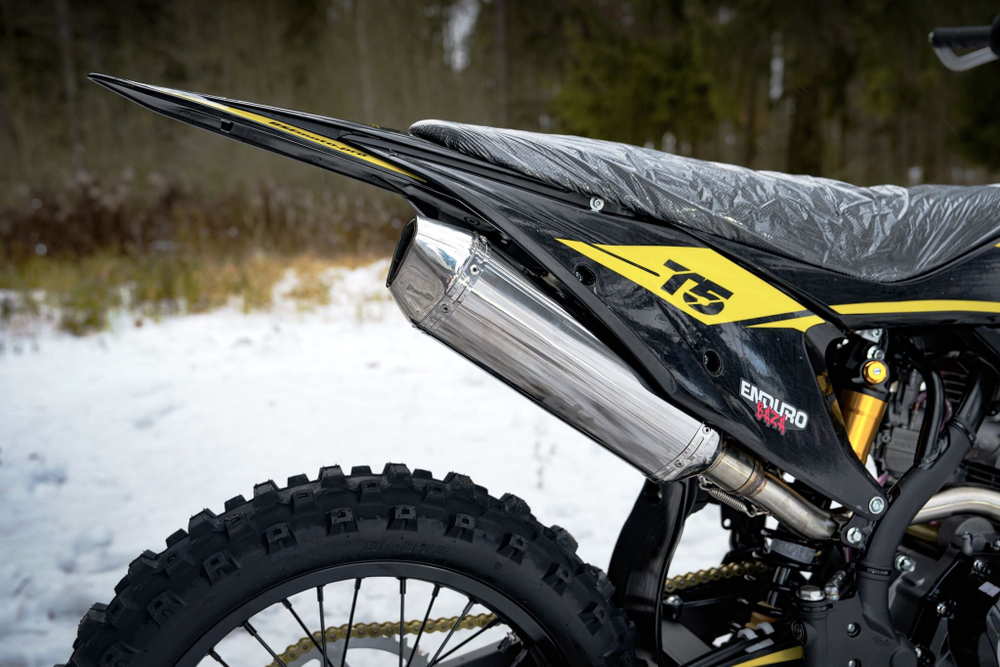 T5 Black Twister