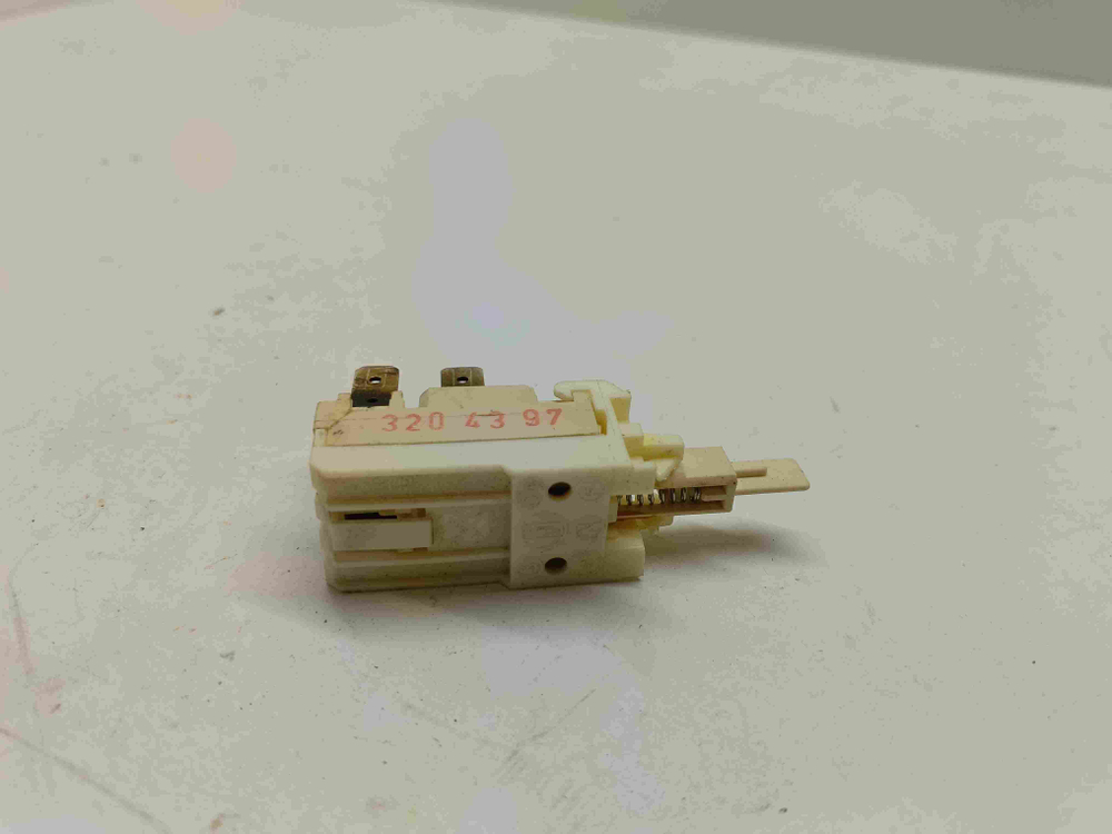 A600X кт266 Кнопка 4 контакта для стиральной машины Ardo 3204397 б/у