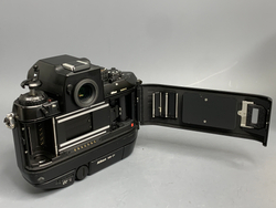 Nikon F4 S + Nikon MB-21