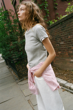 ФУТБОЛКА С КОНТРАСТНЫМИ ЭЛЕМЕНТАМИ — ZARA