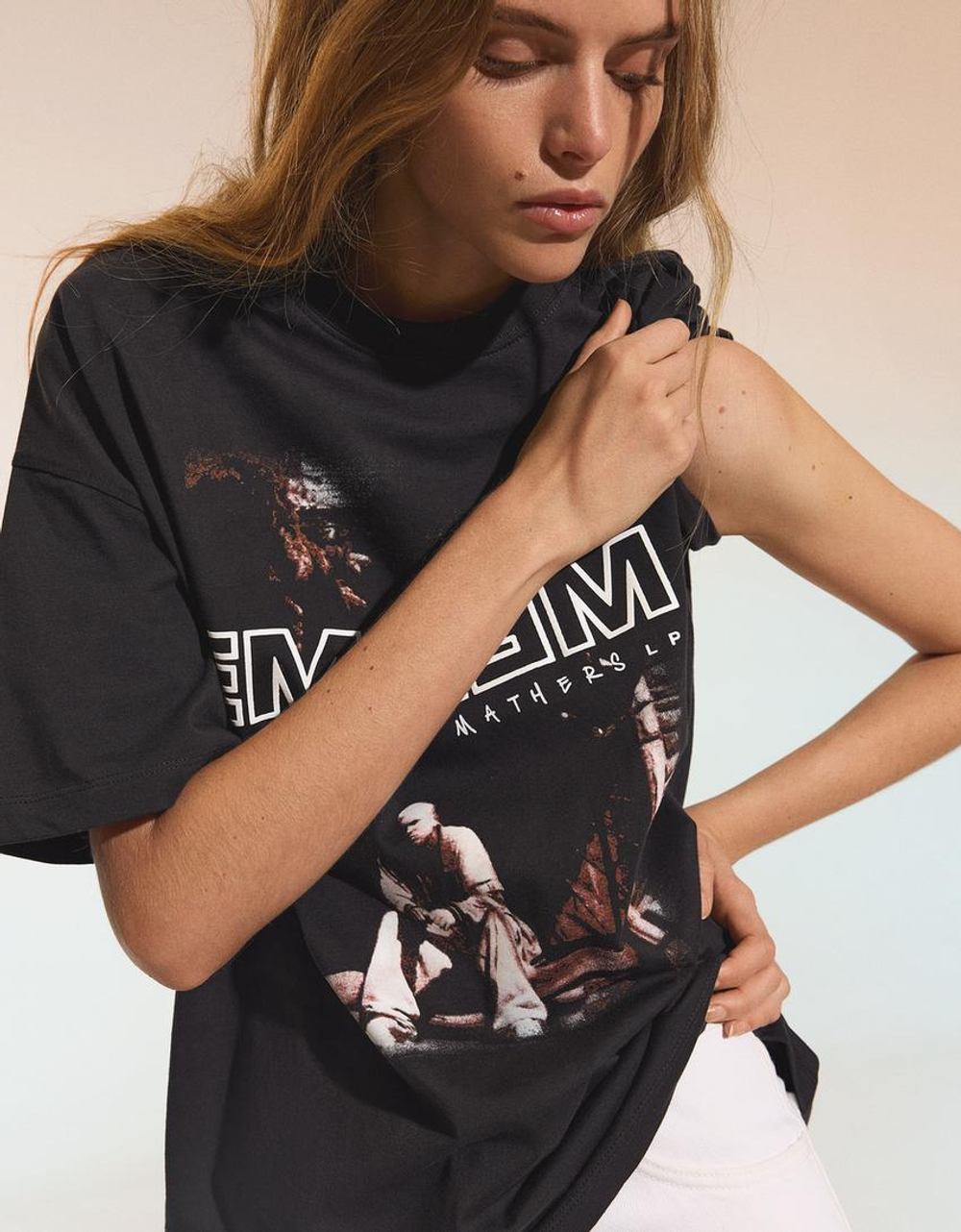 BERSHKA Футболка оверсайз с коротким рукавом и принтом Eminem, серый
