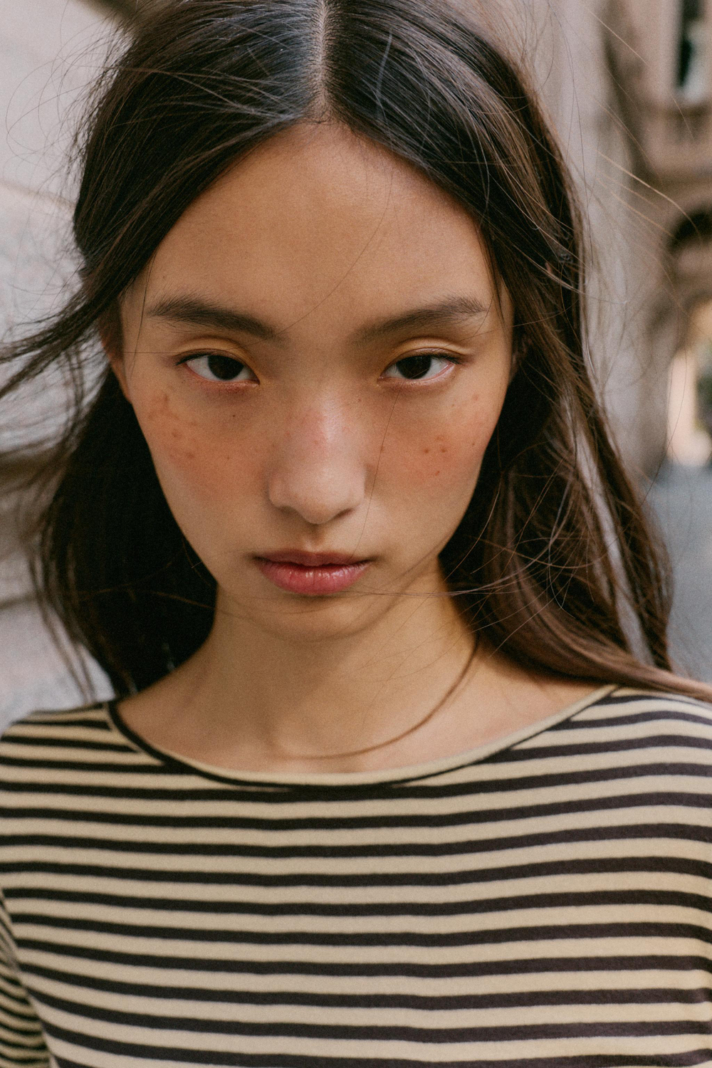 ФУТБОЛКА С ВЫРЕЗОМ «ЛОДОЧКА» — ZARA