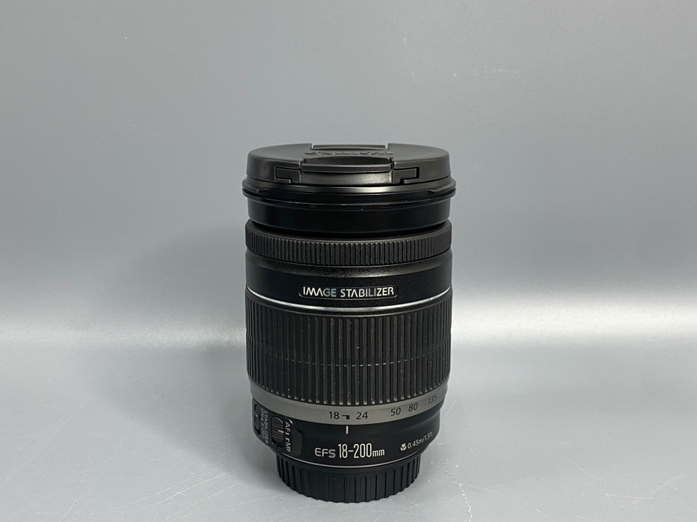 Canon EF-S 18-200mm 3.5-5.6 IS