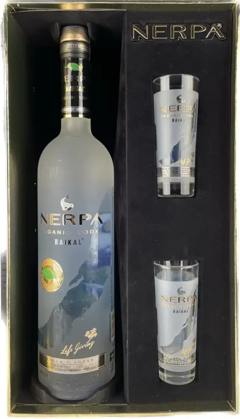 Водка Nerpa Baikal 0,7 л. В подарочной упаковке со стопками