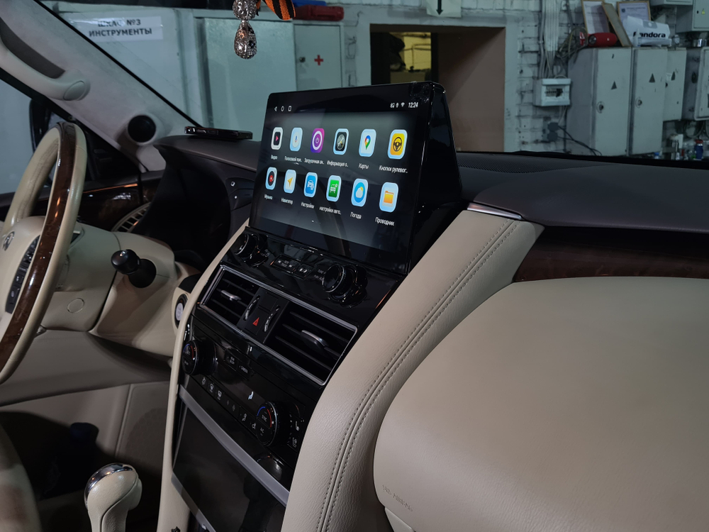 Установочный комплект для INFINITY QX56 / QX80  KUBERG ZH-N1401