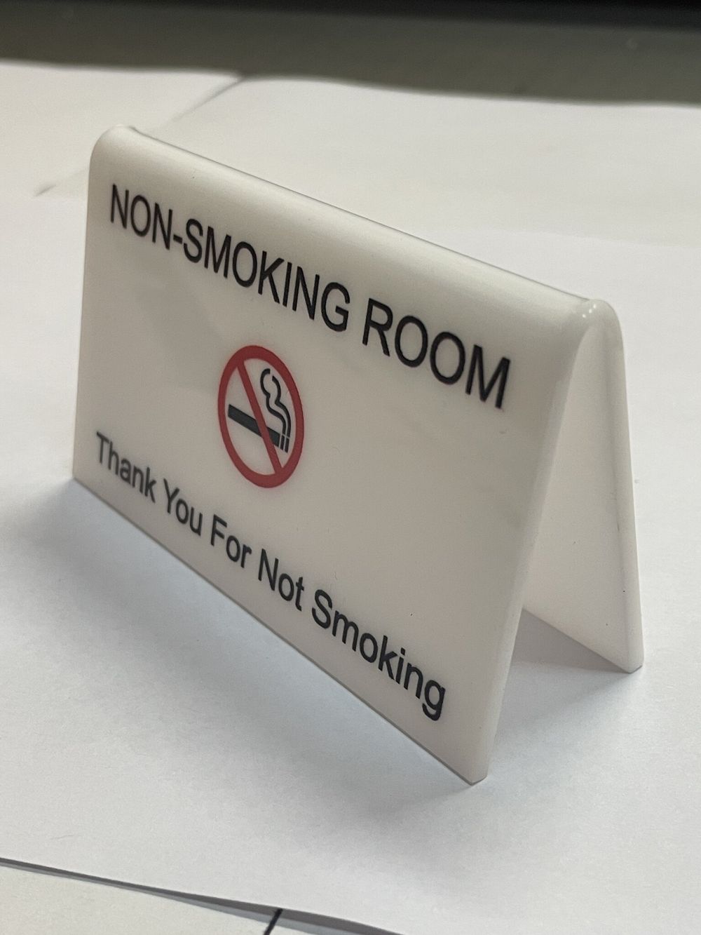 Табличка No Smoking