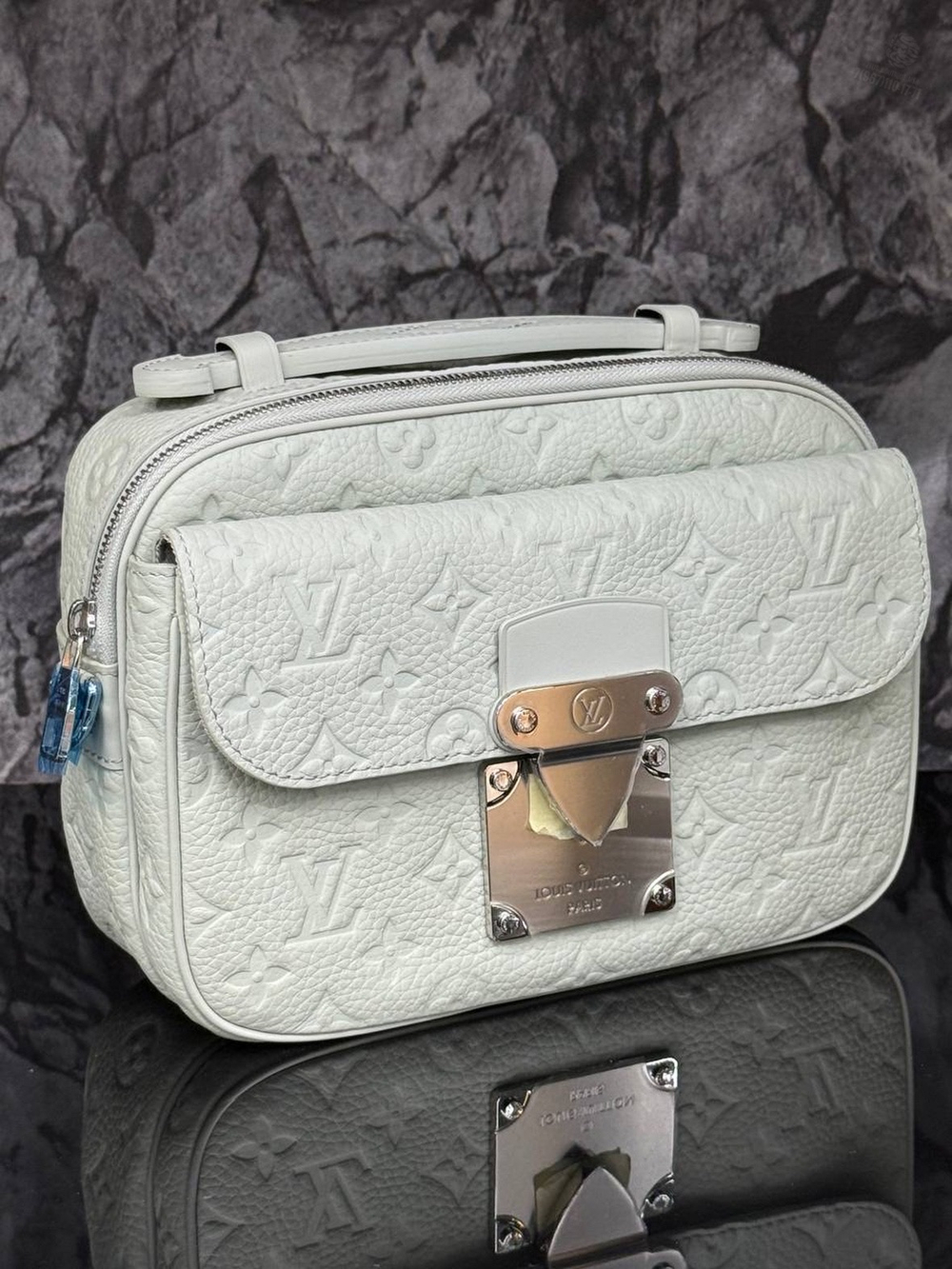 Сумка через плечо Louis Vuitton S-Lock